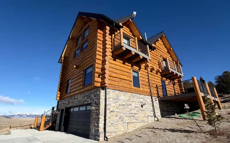 Como, Colorado Log Home - Professional Staining & Chinking