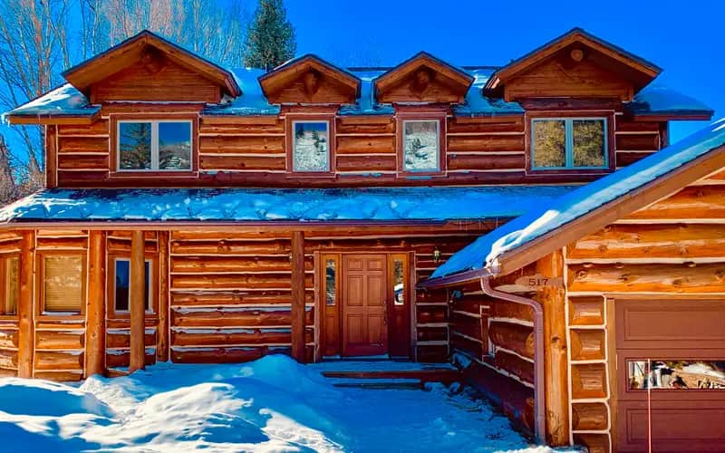 Log Home Staining Colorado: Professional Services & Expert Guide