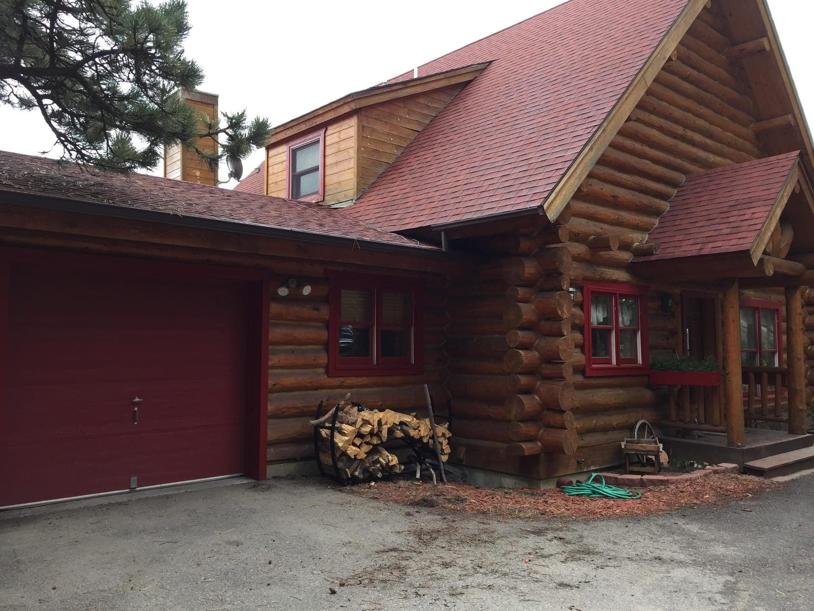 Professional log home chinking services in Jefferson County Colorado - Evergreen and Conifer area maintenance