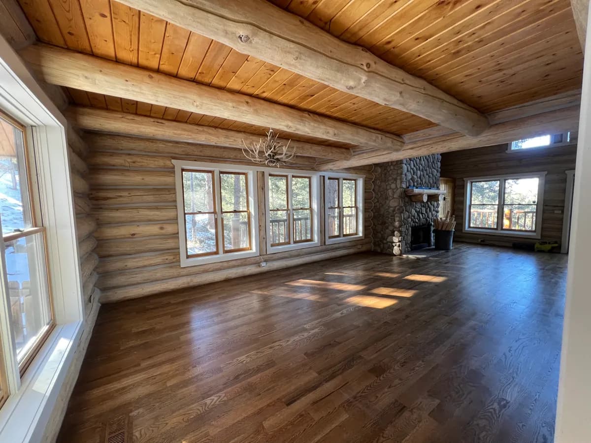 Log Home Finishing Evergreen - Before restoration