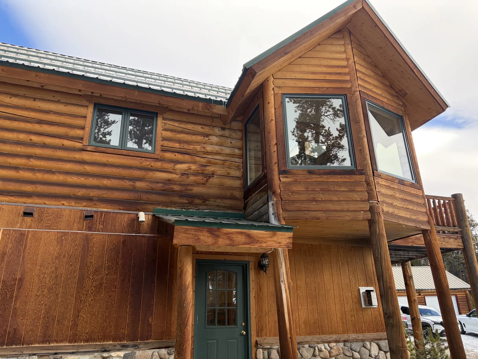 Winter Log Home Restoration in Fairplay with Permachink - Before restoration